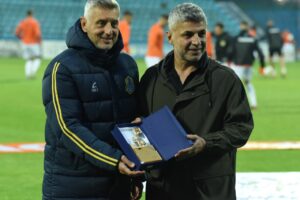 abissnet-superiore/-ivan-gvozdenovic-shpallet-trajneri-me-i-mire-i-muajit-nentor