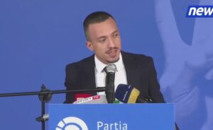 “pd-ka-nevoje-per-ristrukturim”,-anetari-i-frpd-ne-durres:-per-te-pastruar-ujin-e-ndenjur-ndryshimi-duhet-te-nise-nga…