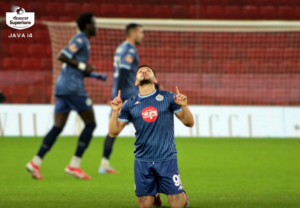 video/-dinamo-“shperfytyron”-tiranen,-bardheblute-e-pesojne-keq-ne-derbi