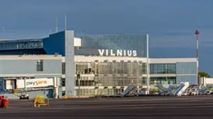 aeroporti-i-vilniusit-rihapet-pas-mbylljes-se-perkohshme-per-shkak-te-‘balonave-te-dyshimta’