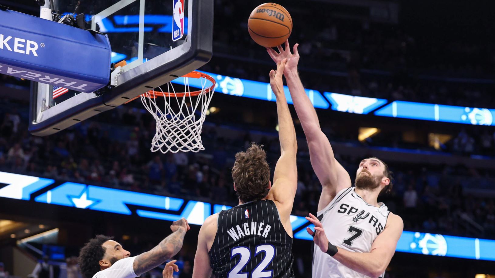 nba/-mbremja-e-teksaneve,-dallas,-houston-e-san-antonio-fitojne,-zhgenjen-miami