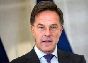 shefi-i-nato-s:-putin-ecen-me-uniforme-ushtarake,-por-gjithmone-larg-frontit