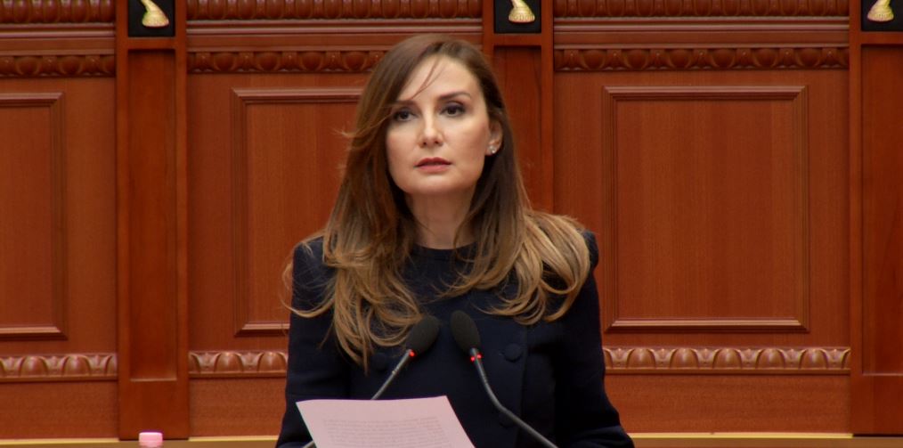 “ne-12-vite-qeveria-ka-ngritur-sistem-te-korruptuar”/-tabaku:-shqiperia-e-vitit-2030-qe-socialistet-reklamojne,-vend-i-koncesinuar-deri-ne-palce!