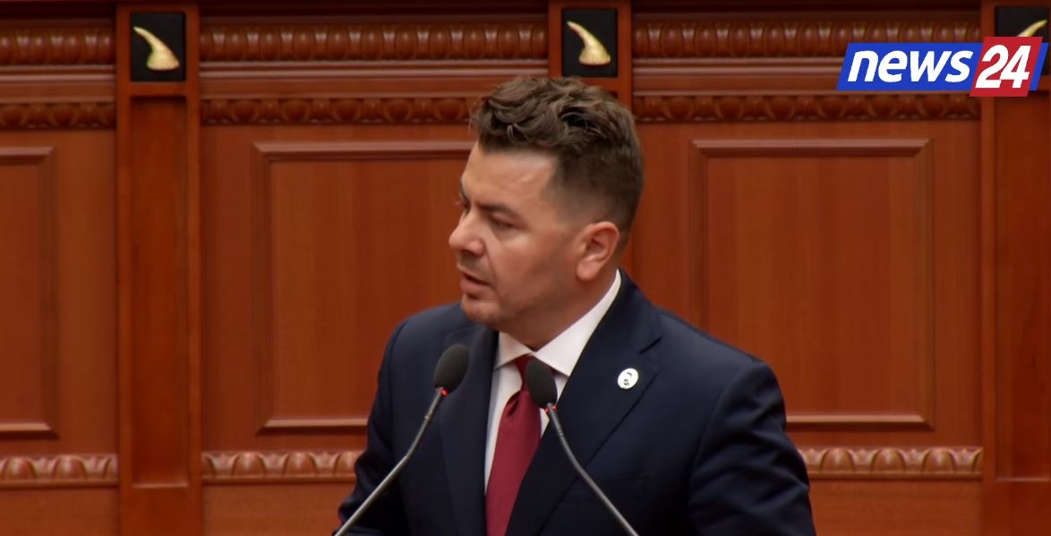 “dhuna-mes-adoleshenteve-fenomen-i-frikshem”/-erald-kapri:-kreret-e-bandave-bejne-ligjin-ne-shqiperi,-ministrja-nuk-mban-qendrim