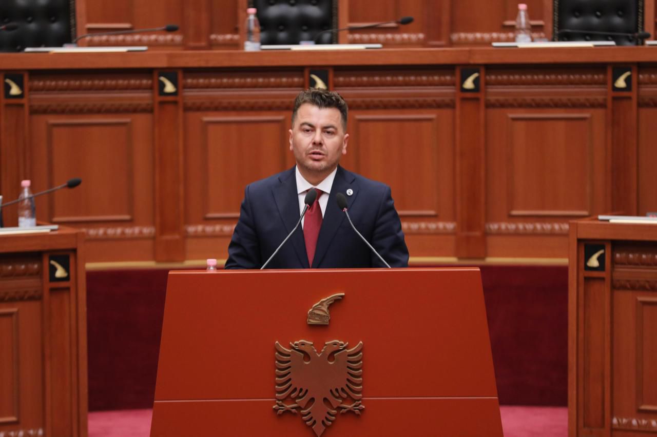 “12-vjet-jemi-ende-me-hapin-e-njeriut,-rama-dikur-ankohej-per-rruget”,-erald-kapri:-pese-projekte-kane-shkuar-1-mld-euro,-te-gjitha-po-hetohen-nga-spak