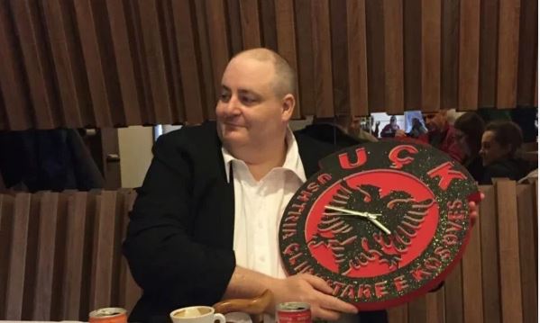 britaniku-i-uck-merr-nenshtetesine-kosovare/-“me-zemer-jam-kosovar,-dua-te-vdes-ketu”