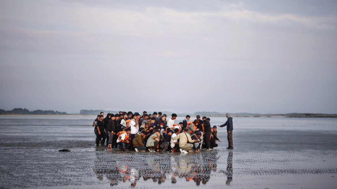 rojet-bregdetare-shpetojne-45-emigrante-te-parregullt-ne-afersi-te-lampeduses,-pese-te-zhdukur