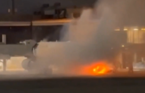 panik-ne-aeroportin-brazilian/-zjarr-ne-makinen-e-bagazheve,-tymi-futet-ne-avionin-airbus-a320,-tmerrohen-pasagjeret