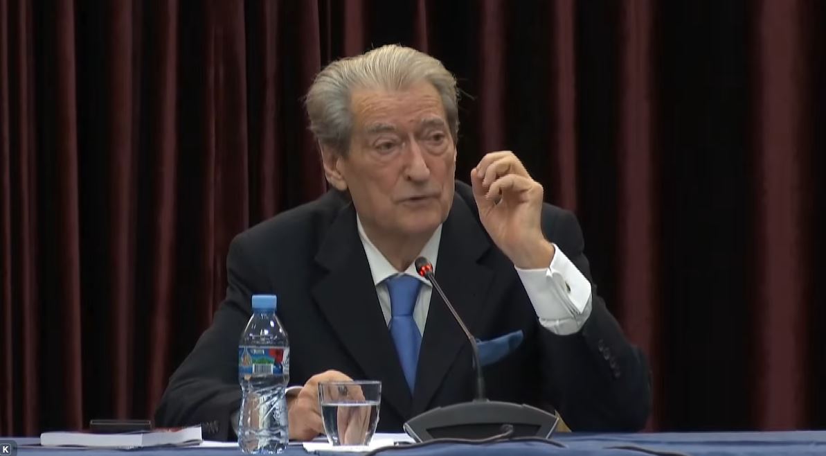 “nje-person-trokiti-ne-dere-diten-e-zgjedhjeve”/-berisha-tregon-si-u-kercenuan-qytetaret:-zarfi-me-nje-mesazh…