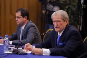 skandali-“balluku”/-“rama-e-ka-thene-vete,-‘vetem-kjo-me-kryen-pune’”,-berisha:-kryeministri-po-ushtron-terror-mbi-gjykaten-kushtetuese-(video)