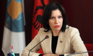 opozita-komode-e-pd/-ish-kryetarja-e-kqz-zgjidhet-komisionere,-me-firmat-e-pd-dhe-votat-e-ps