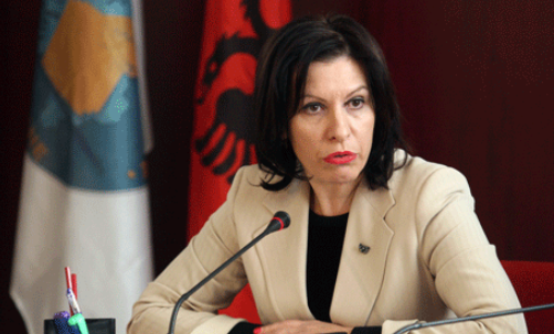 opozita-komode-e-pd/-ish-kryetarja-e-kqz-zgjidhet-komisionere,-me-firmat-e-pd-dhe-votat-e-ps