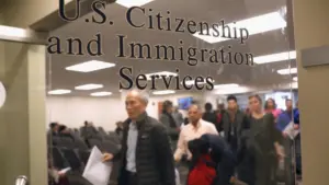 masa-te-rrepta-kunder-emigracionit/-shba-zgjeron-listen,-ndalohet-hyrja-nga-mbi-30-vende