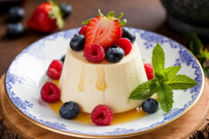 si-te-gatuajme-panna-cotta-me-vanilje-–-embelsire-italiane