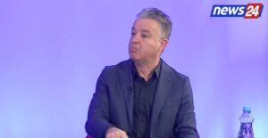 video/-“qesharake-te-thuash-‘nuk-niset-avioni-pa-belinden-ministre’”,-bozdo:-balluku-duhet-te-ishte-shkarkuar,-s’ka-moral-te-dorehiqet