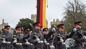 gjermani,-votohen-ndryshimet-ne-sherbimin-ushtarak.-studentet-organizojne-demonstrata-kunder-modelit-te-ri