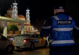 korce,-zbulohet-nje-pike-bastesh-ne-ambientet-e-nje-lokali