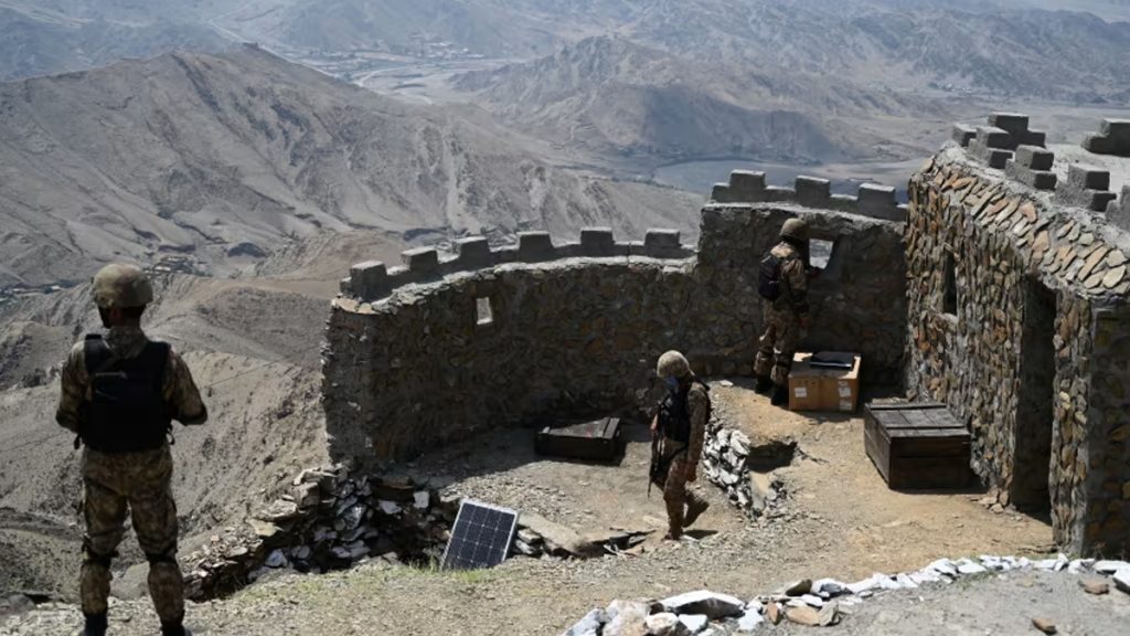 rikthehen-tensionet-mes-pakistanit-dhe-afganstanit,-trupat-shkembejne-zjarr-ne-kufirin-mes-vendeve