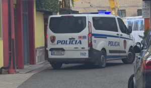 vrasja-e-edmond-hykes/-elbasan,-mberrin-ne-gjykate-nevzat-spaho,-pritet-masa-e-sigurise