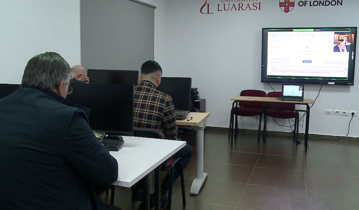studentet-e-universitetit-“luarasi”-bashkebisedim-me-prof.dr-nadey-hakime,-nje-nga-figurat-e-kirurgjise-dhe-transplantit-ne-bote