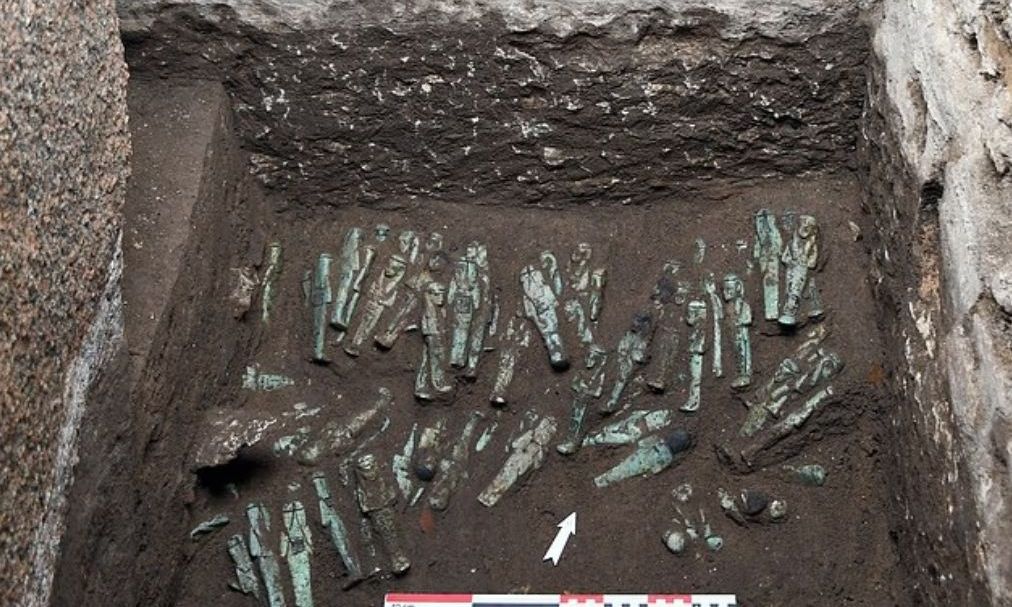 zbulim-epokal!-nje-thesar-mbreselenes-i-zbuluar-ne-nje-varr-te-lashte-egjiptian-rishkruan-historine