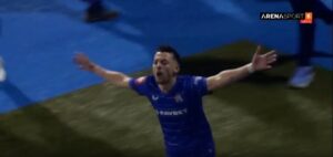 arber-hoxha-i-jashtezakonshem,-“ngre-peshe”-stadiumin-me-golin-e-tij-ne-shtese-dhe-shmang-humbjen-ndaj-rivalit-historik