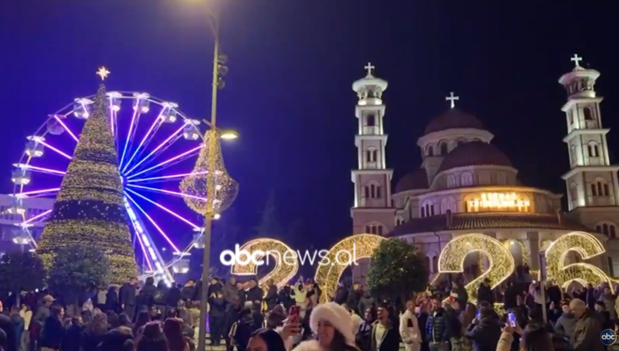 video/-atmosfere-magjike,-korca-ndricohet-per-festat-e-fundvitit