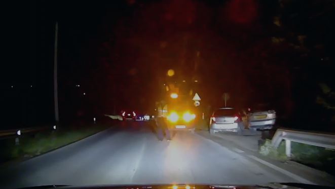 video/-aksident-ne-qafen-e-koshovices-ne-fier,-perplasen-dy-automjete,-pamje-nga-vendngjarja