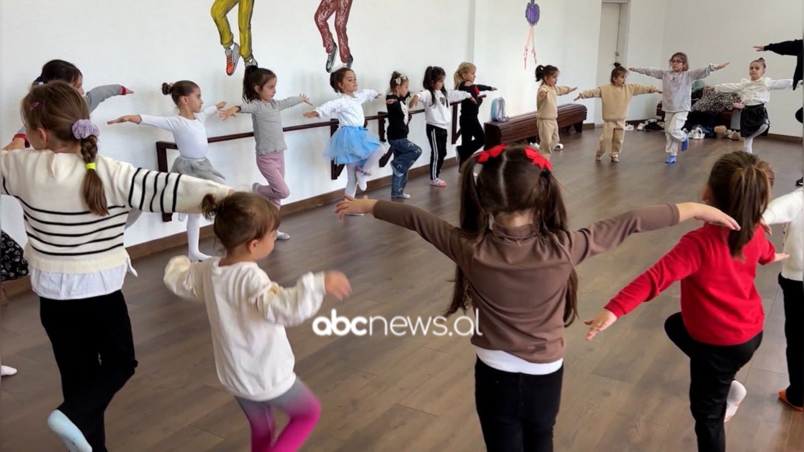 sallat-e-baletit,-plot-me-femije/-ilirjana-dhe-prek-memaj-nga-prizreni-trajnojne-talentet-e-reja-ne-kukes