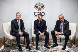 zelensky-neser-ne-londer,-starmer-ben-bashke-edhe-aleatet-e-kievit,-macron-e-merz