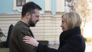 meloni-zhvilloi-nje-bisede-telefonike-me-zelenskyn:-roma-do-te-jape-kontribut-per-mbeshtetjen-e-infrastruktures-energjetike-te-ukraines