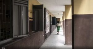 u-moren-peng-nga-bandat,-lirohen-100-nxenes-te-rrembyer-ne-nigeri