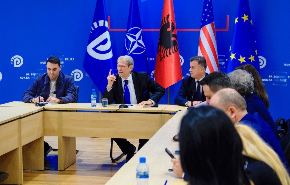 “jane-4-telefona-dhe-mbi-2700-mesazhe”,-berisha:-balluku-te-afera-e-tunelit-te-llogarase-ka-zbatuar-porosite,-bisedat-me-evis-berberin-jane-te-rames-me-shume