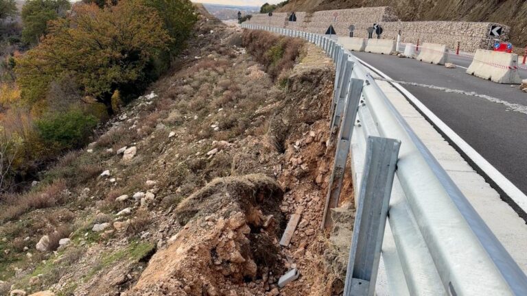 foto/-pas qukes-qafe-plloce-e-korce-erseke,-ballukut-i-shembet-edhe-rruga-shengjin-velipoje.-vepra-u-perurua-8 muaj-me-pare-dhe-kushtoi-4-mln-euro