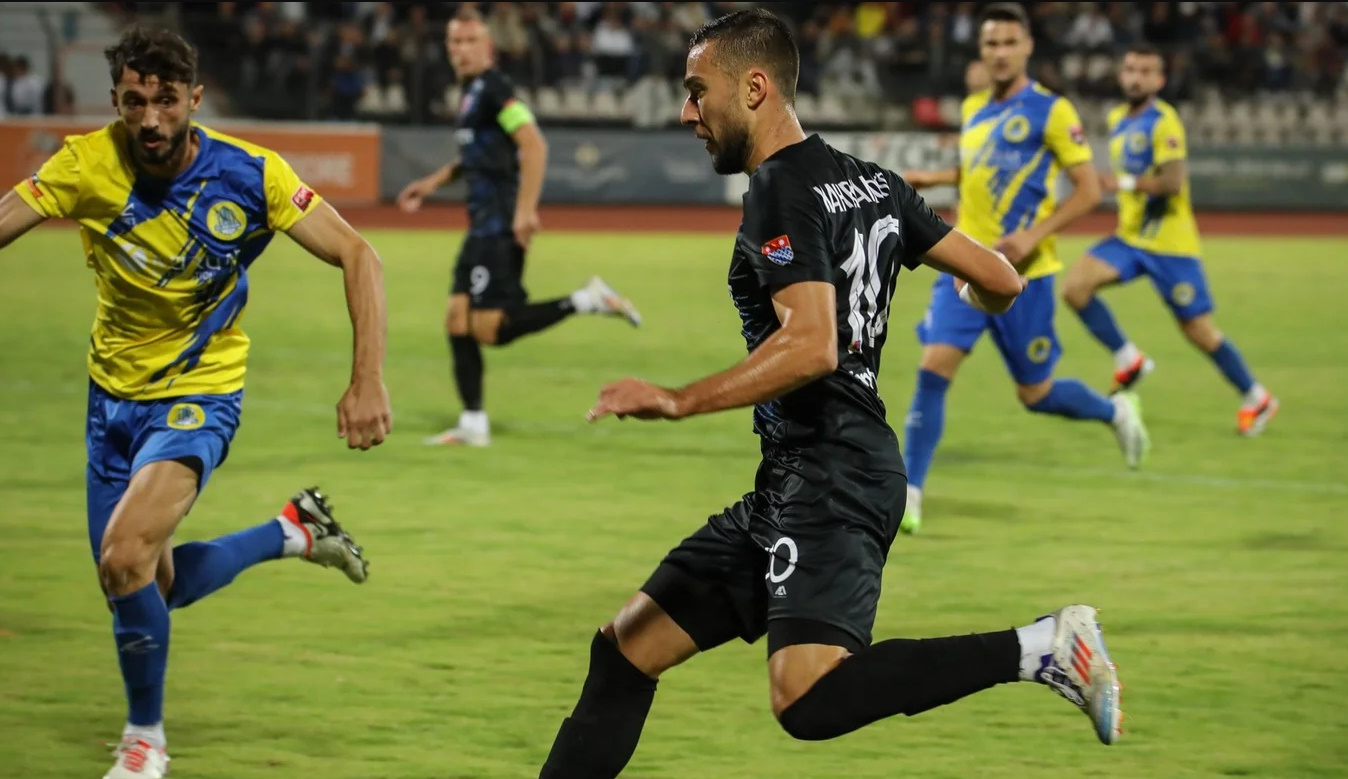 statistikat-i-buzeqeshin,-vllaznia-ka-19-vite-pa-humbje-ndaj-elbasanit