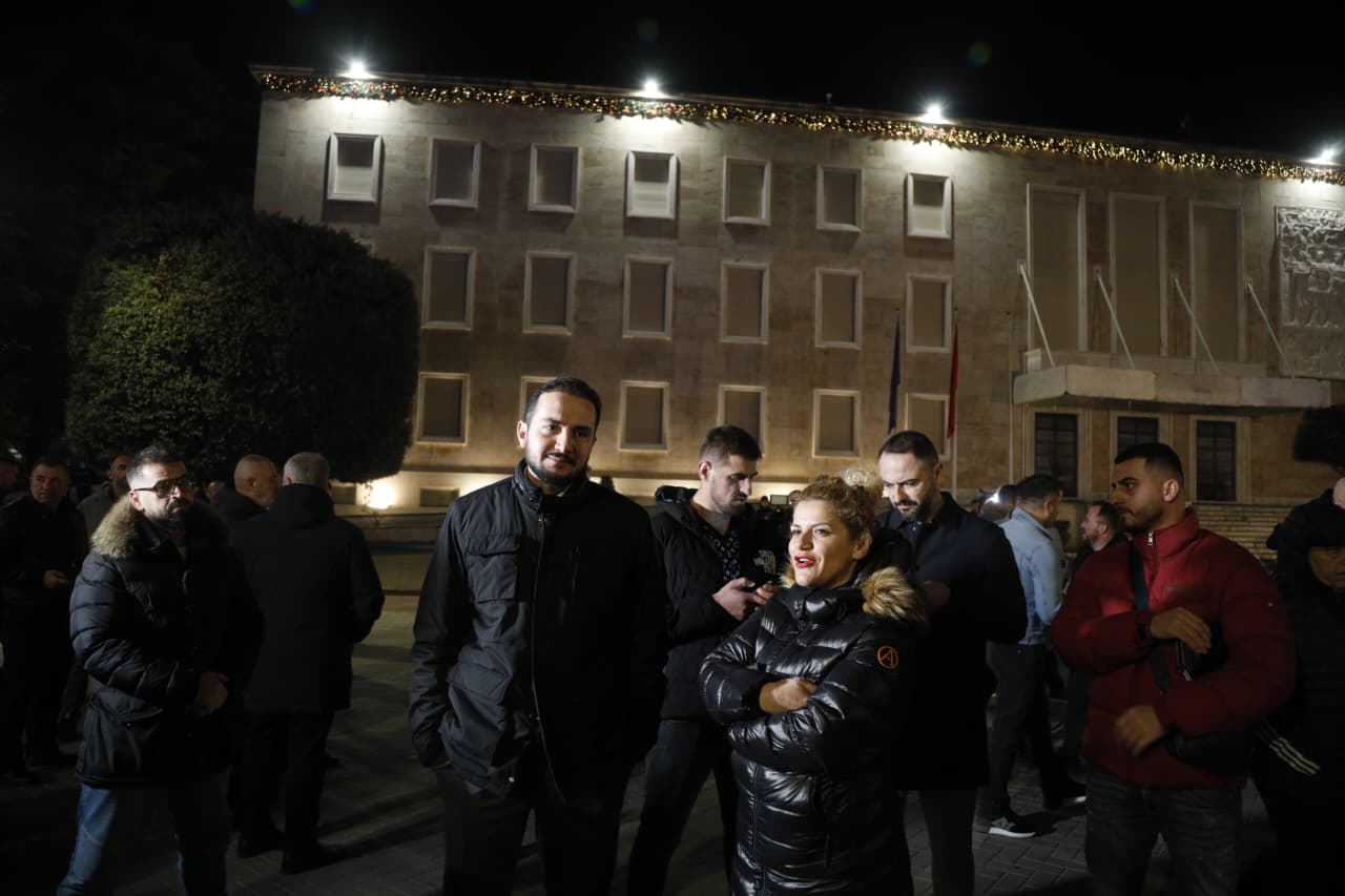 video/-opozita-organizon-protesten-e-radhes,-i-pranishem-dhe-ervin-salianji