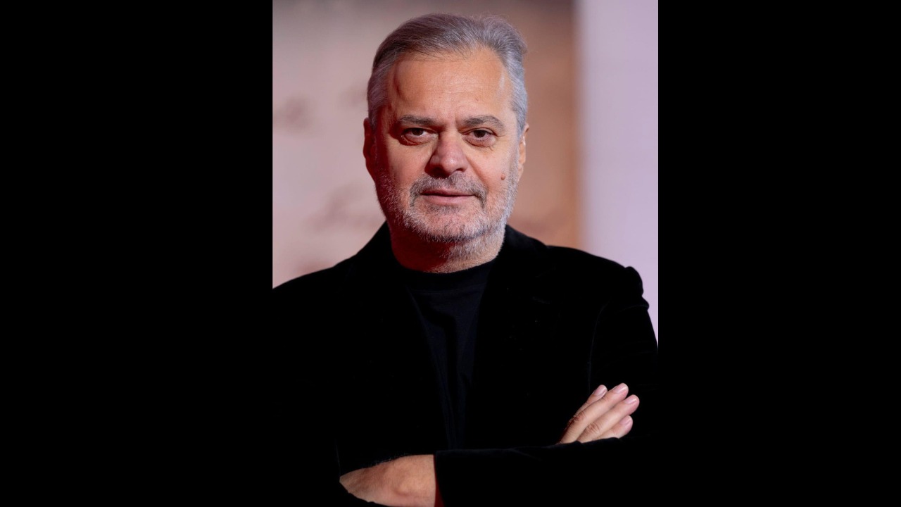 analiza/-“35-vjet-me-pare-shqiperia-komuniste-ishte-nje-fushe-me-balte-ne-mes-te-perendimit”,-ben-blushi:-komunizmi-vdiq-ne-dhjetor-1990,-problemi-sot-jane-idiotet