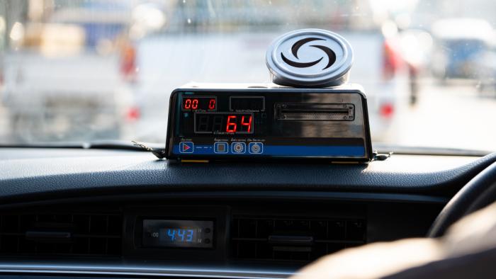 shoferet-e-taksive-qe-mashtrojne-klientet,-ja-si-t’i-identifikoni-taktikat-e-tyre