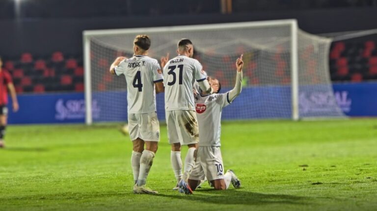 elbasani-nuk-fal-ne-shtepi,-vllaznia-ne-krize.-dinamo-me-fitore-te-madhe-ne-vlore