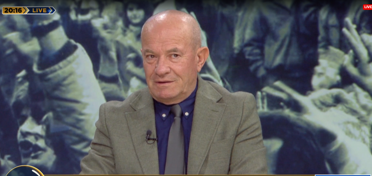 “8-dhjetor-1990”/-arben-mece:-organizimi-ishte-spontan,-po-shkonim-drejt-te-panjohures!-ramiz-alia,-luajti-shume