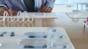 dizajni-i-ri-liquid-glass-i-hap-rruge-syzeve-ar-te-shumeperfolura-te-apple