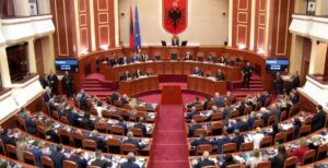 te-enjten-kuvendi-voton-per-avokatin-e-popullit.-6-kandidate-ne-gare,-perjashtohen-4-te-tjere-pasi-nuk-plotesuan-kushtet-ligjore-(emrat)