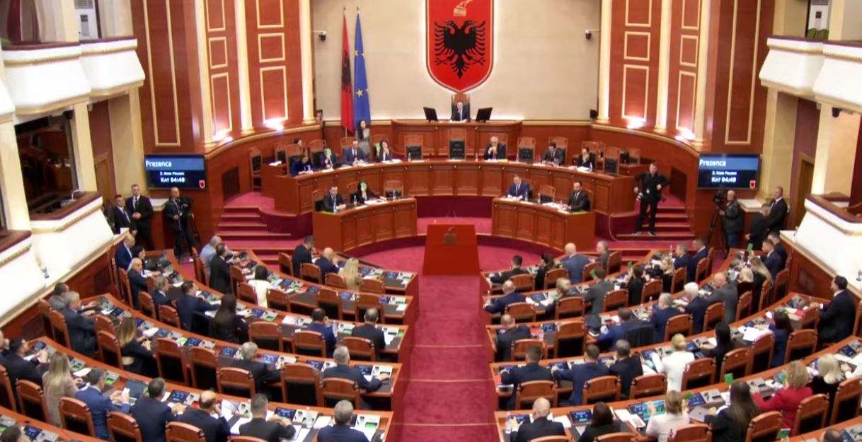 te-enjten-kuvendi-voton-per-avokatin-e-popullit.-6-kandidate-ne-gare,-perjashtohen-4-te-tjere-pasi-nuk-plotesuan-kushtet-ligjore-(emrat)