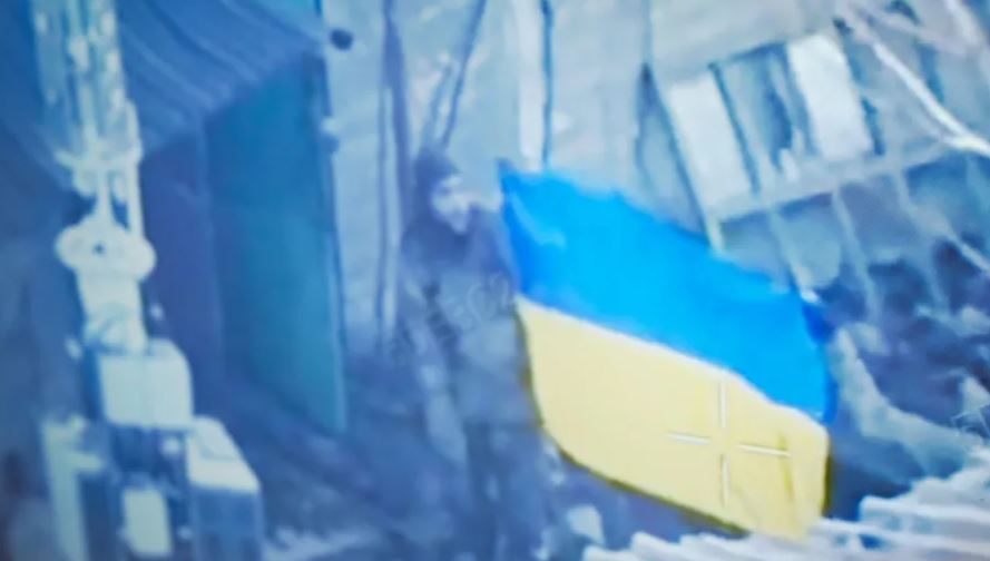 “pokrovski-nuk-ka-rene-ende”/-ukrainasit-pergenjeshtrojne-putinin,-ngrene-flamurin-ne-qytetin-lindor