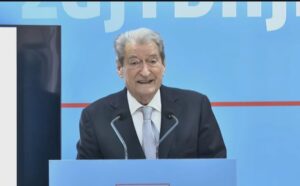 “po-i-ben-presion-gjykates,-paralajmeroj-edin-se…”,-berisha:-si-po-tenton-rama-qe-te-mbroje-veten-dhe-ballukun-permes-kushtetueses