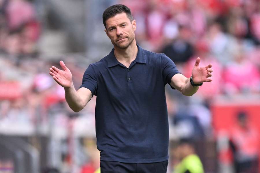 alonso-konfirmon-se-mund-te-drejtoje-ne-premier-league-ne-rast-se-shkarkohet-nga-real-madrid