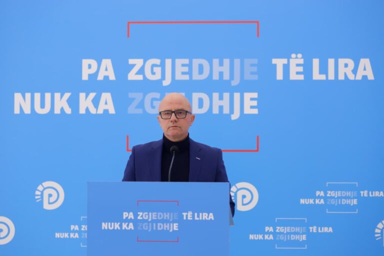 gent-strazimiri:-deputetet-e-pd-nuk-kane-firmosur-asnje-kandidature-per-avokatin-e-popullit,-ps-po-e-kthen-kete-proces-ne-nje-farse