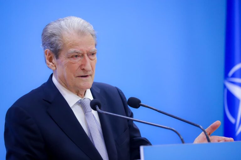 paqja-fiskale/-berisha:-mbeshtetja-me-e-fuqishme-qe-ramaduro-u-ben-karteleve-te-droges.-amendamentet-e-opozites-u-refuzuan-qellimisht-nga-rama,-qe-ti-hape-rruge-pastrimit-te-parave