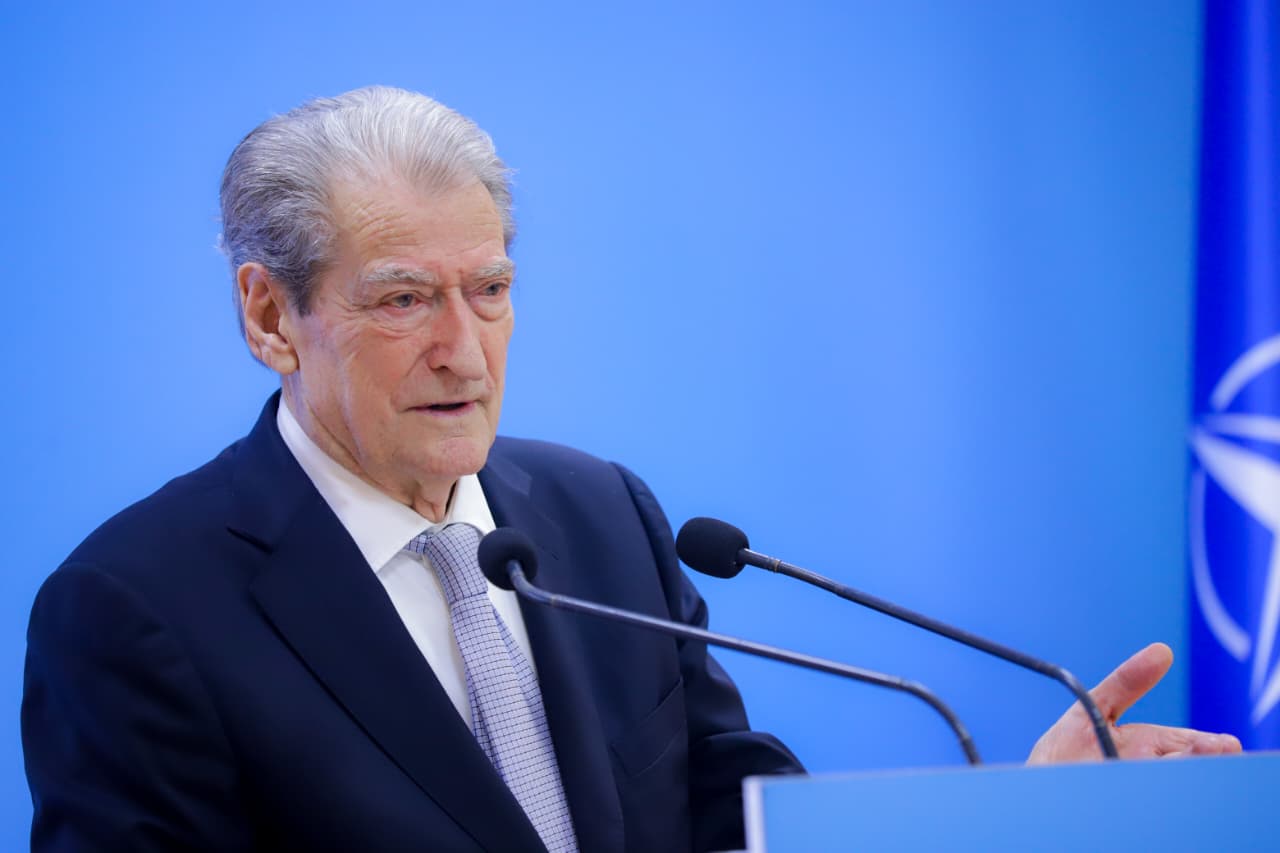 paqja-fiskale/-berisha:-mbeshtetja-me-e-fuqishme-qe-ramaduro-u-ben-karteleve-te-droges.-amendamentet-e-opozites-u-refuzuan-qellimisht-nga-rama,-qe-ti-hape-rruge-pastrimit-te-parave