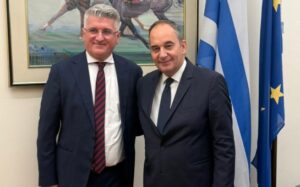 gjekmarkaj-vizite-ne-athine:-emigrantet-shqiptare-dhe-minoriteti-grek,-ura-miqesie-midis-shqiperise-dhe-greqise